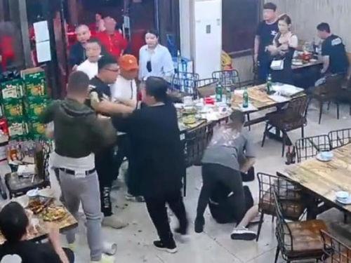 医生爆料唐山打人视频,医生现场直击，还原惊心动魄一幕  第2张